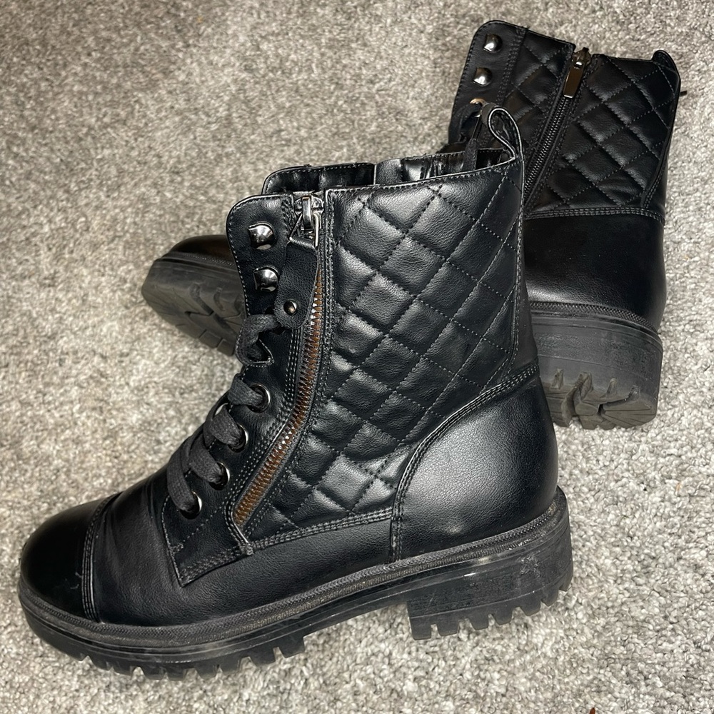 Nine West Black Combat Boot Size 8W